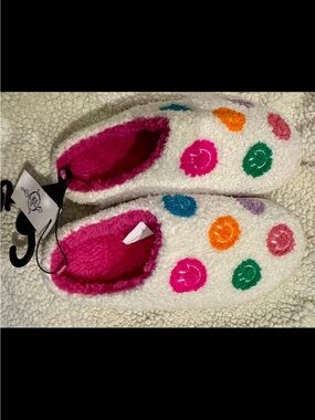 Ladies Fuzzy Slipper with Retro smiley faces size 7